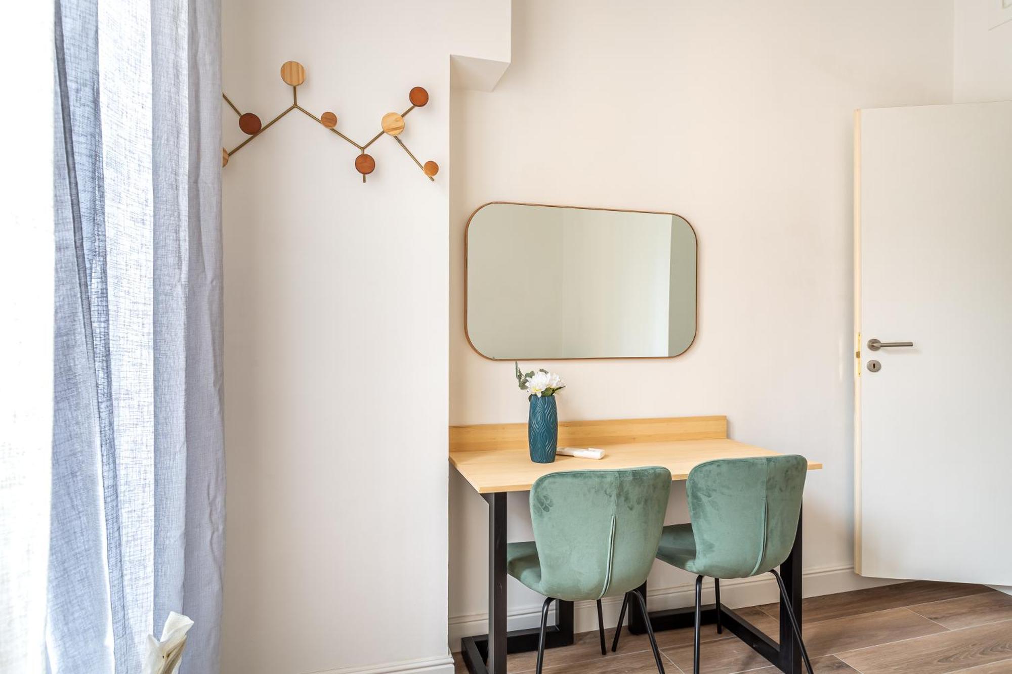 Iflat Brand New & Modern Station Apartment Rom
