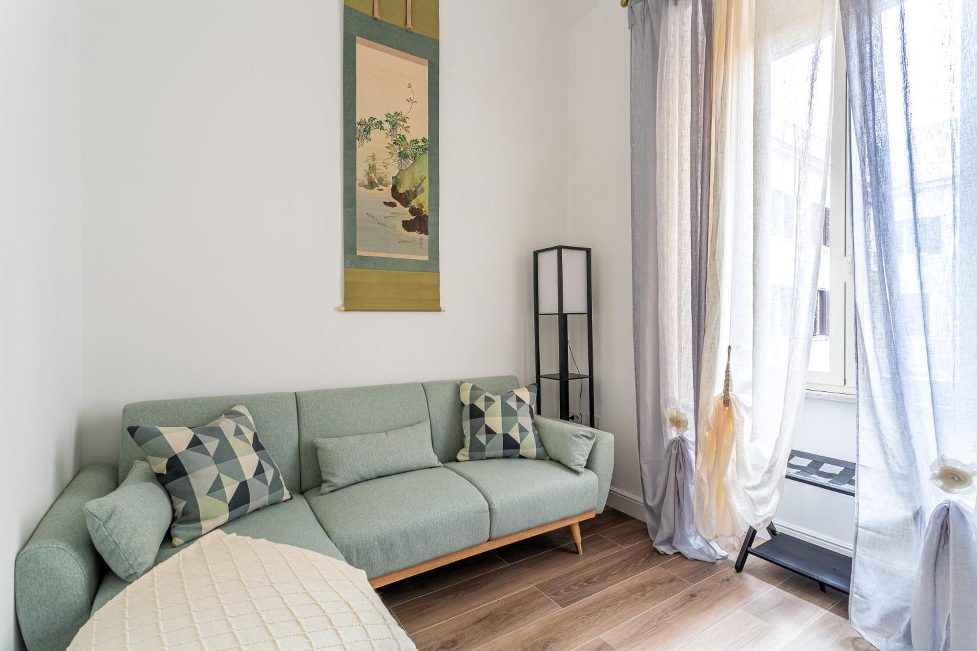 Iflat Brand New & Modern Station Apartment Rom